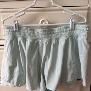 Lululemon shake it out high rise running shorts 2.5 inch